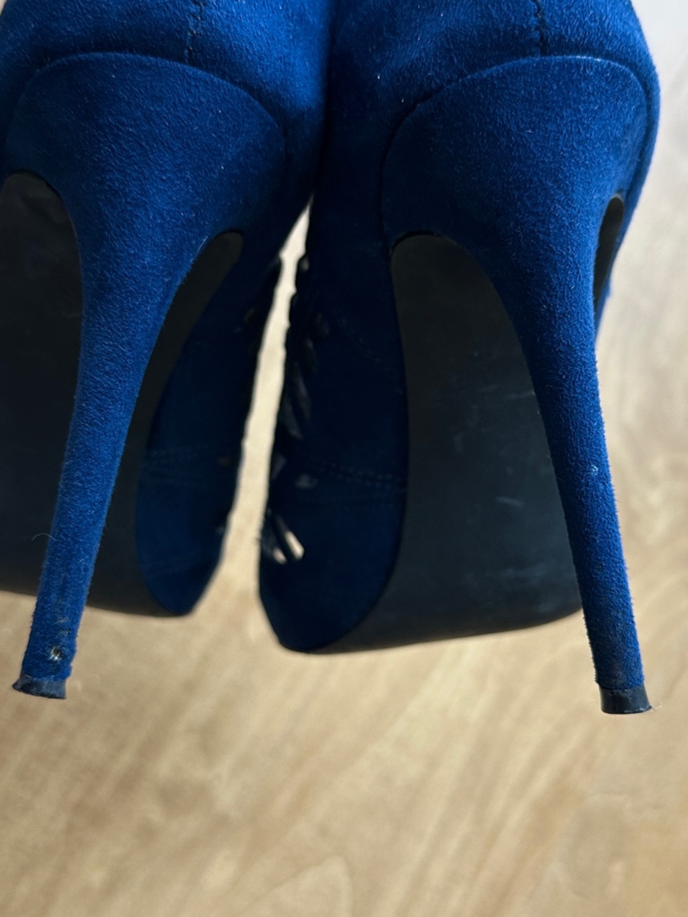 Guess Women’s Royal Blue Cutout Suede Margot Heeled Ankle Booties, Size 7M - Picture 14 of 14